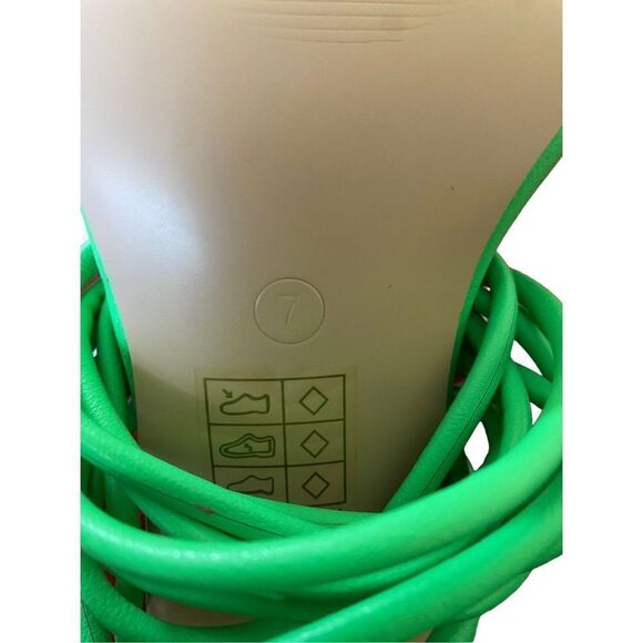 Strike a pose wrap up neon green stiletto heels, size 7 - Picture 8 of 9